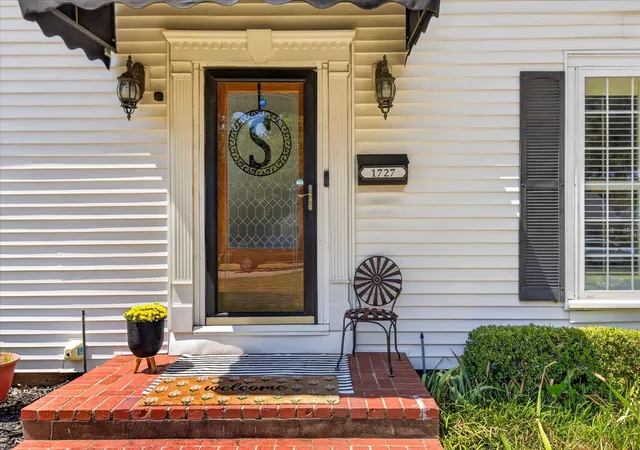 Photo 2 of Single family home for sale at 1727 S Johnstone Ave, Bartlesville, OK 74003 | MLS# 2631400 | Listing updated on 2026-09-14