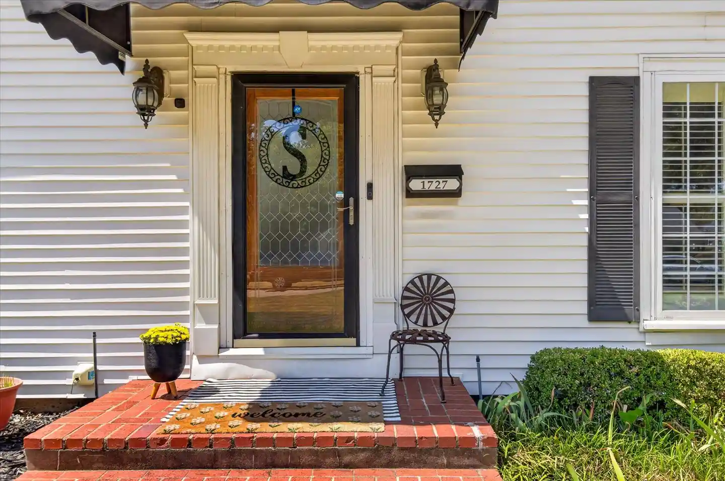 Photo 1 of Single family home for sale at 1727 S Johnstone Ave, Bartlesville, OK 74003 | MLS# 2631400 | Listing updated on 2026-10-28