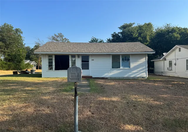 Photo 1 of Sale Pending at 1529 Sw 1st Street, Ardmore, OK 73401 | MLS# 2632350 | Listing updated on 2026-09-04