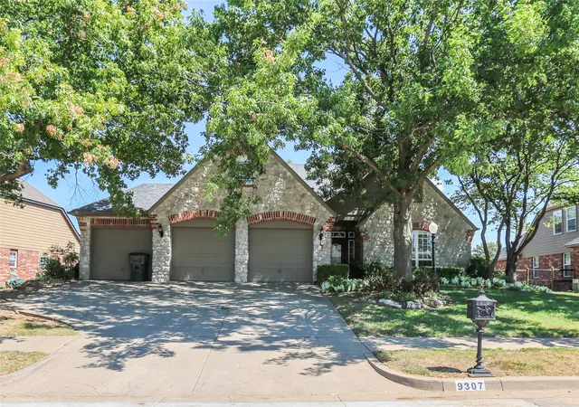 Photo 1 of Single family home for sale at 9307 N 98th East Ct, Owasso, OK 74055 | MLS# 2632396 | Listing updated on 2026-10-05