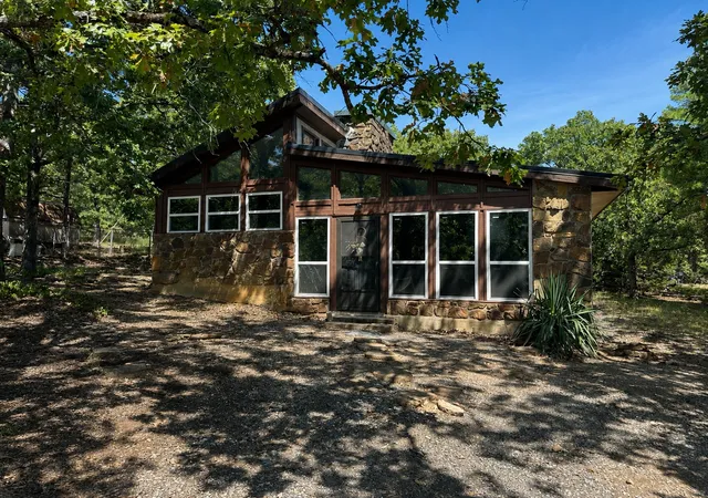 Photo 2 of Single family home for sale at 427 Lake Shore, Atoka, OK 74525 | MLS# 2632341 | Listing updated on 2026-09-08