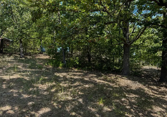 Photo 4 of Single family home for sale at 427 Lake Shore, Atoka, OK 74525 | MLS# 2632341 | Listing updated on 2026-09-08