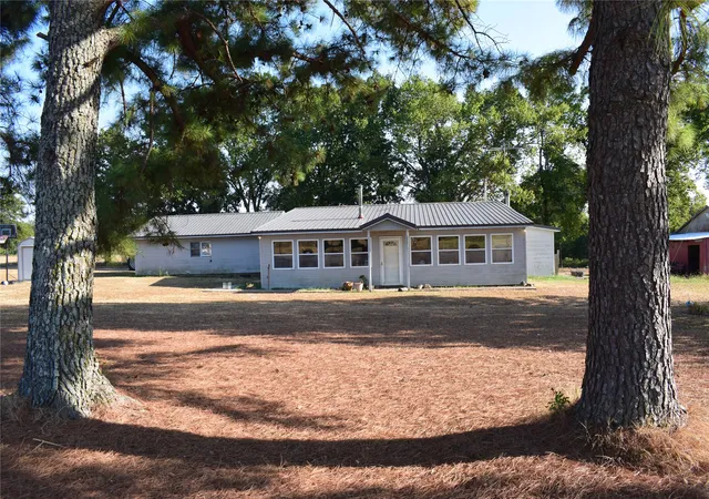 Single family home for sale at 67451 E County Rd 175, Wyandotte, OK 74370 | MLS# 2632411