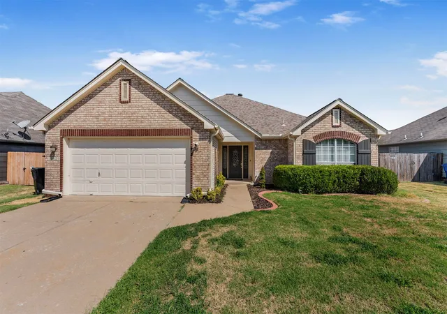 Photo 2 of Sale Pending at 19621 E 39th Street S, Broken Arrow, OK 74014 | MLS# 2632345 | Listing updated on 2026-09-18