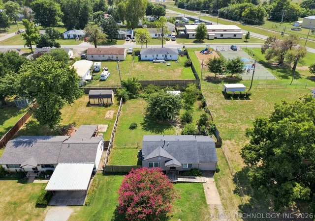 Photo 4 of Sale Pending at 204 E Beaver St, Jenks, OK 74037 | MLS# 2632233 | Listing updated on 2026-09-09