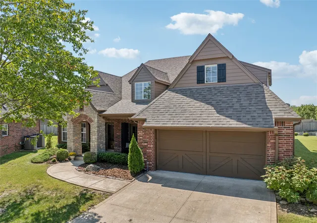 Photo 1 of Single family home for sale at 7302 95th Street, Tulsa, OK 74133 | MLS# 2631433 | Listing updated on 2026-10-05
