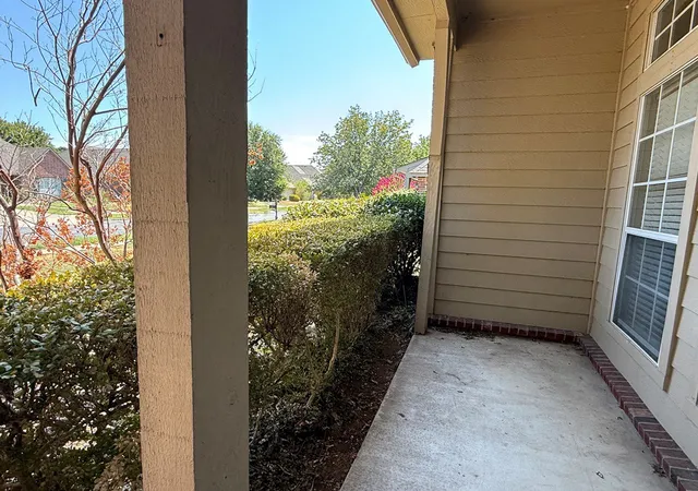 Photo 3 of Single family home for sale at 10402 N 114th Eastavenue, Owasso, OK 74055 | MLS# 2632442 | Listing updated on 2026-09-11