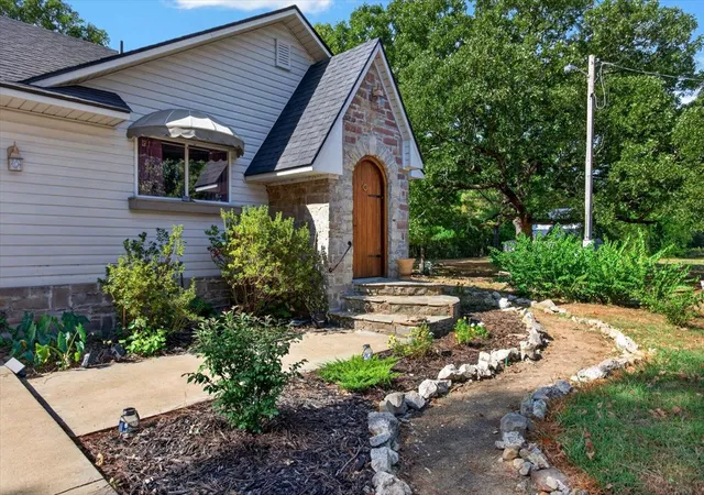 Photo 2 of Sale Pending at 16607 Highway 83, Howe, OK 74940 | MLS# 2632441 | Listing updated on 2026-10-06