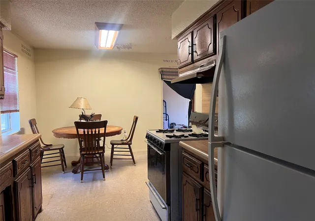 Photo 3 of Single family home for sale at 305 Bois D'arc Ave, Kiowa, OK 74553 | MLS# 2632472 | Listing updated on 2026-09-02