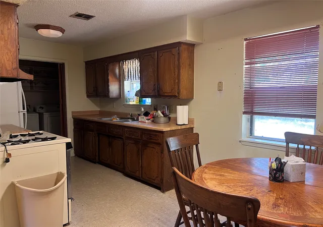 Photo 3 of Single family home for sale at 305 Bois D'arc Ave, Kiowa, OK 74553 | MLS# 2632472 | Listing updated on 2026-09-02