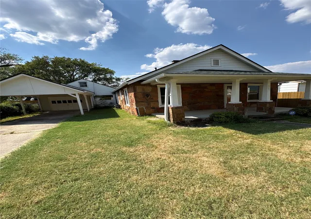 Photo 3 of Sale Pending at 111 S Virginia Ave, Bartlesville, OK 74003 | MLS# 2632427 | Listing updated on 2026-09-16