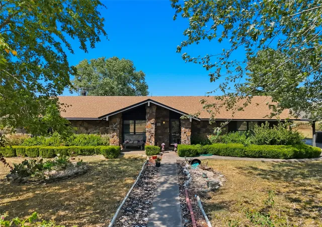 Photo 3 of Sale Pending at 469833 E 740 Road, Stilwell, OK 74960 | MLS# 2632452 | Listing updated on 2026-09-18