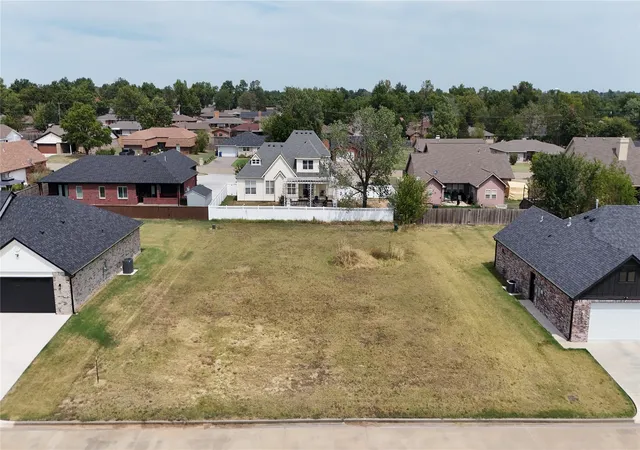Land for sale at 1010 E 14th Street, Cushing, OK 74023 | MLS# 2632522