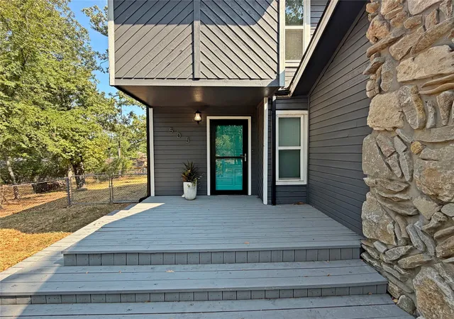 Photo 2 of Single family home for sale at 505 Mckie St, Tahlequah, OK 74464 | MLS# 2632539 | Listing updated on 2026-09-30