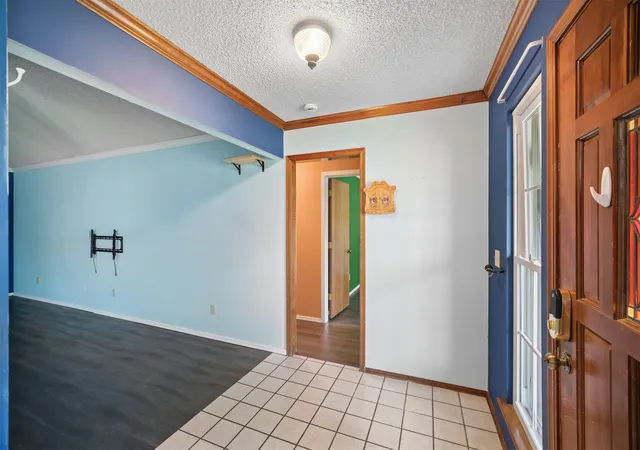 Photo 3 of Sale Pending at 3817 S Dogwood Ave, Broken Arrow, OK 74011 | MLS# 2632422 | Listing updated on 2026-09-06