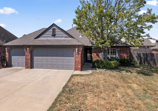 Photo 1 of Single family home for sale at 10000 N 103rd Avenue E, Owasso, OK 74055 | MLS# 2632551 | Listing updated on 2026-09-13