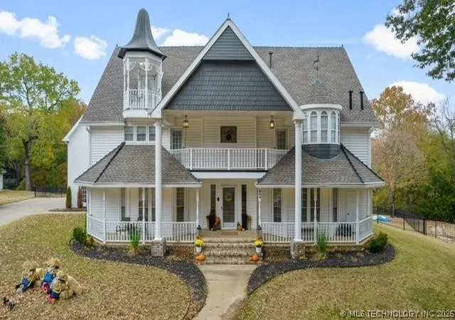 Photo 2 of Single family home for sale at 804 E Van Buren St, Broken Arrow, OK 74011 | MLS# 2632566 | Listing updated on 2026-09-03