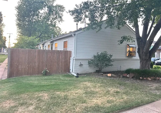 Listing Photo 2 - Condo for sale in building located at 1426 E 38th St, Tulsa, OK 74105 - Unit #A
