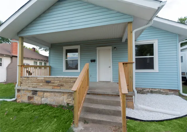 Photo 2 of Single family home for sale at 810 E Miami Ave, Mc Alester, OK 74501 | MLS# 2632275 | Listing updated on 2026-09-24