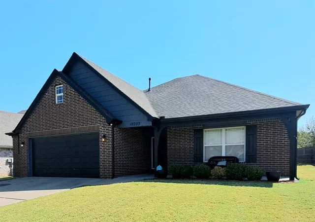 Photo 3 of Single family home for sale at 10203 N 119th East Ave, Owasso, OK 74055 | MLS# 2631359 | Listing updated on 2026-09-03