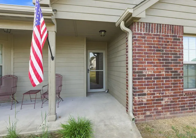 Photo 3 of Sale Pending at 192 Twin Creeks Ln, Pryor, OK 74361 | MLS# 2632606 | Listing updated on 2026-09-25