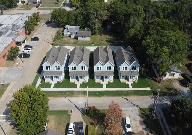 Photo 2 of Multi family home for sale at 718 N Weenonah Ave, Claremore, OK 74017 | MLS# 2632622 | Listing updated on 2026-09-03