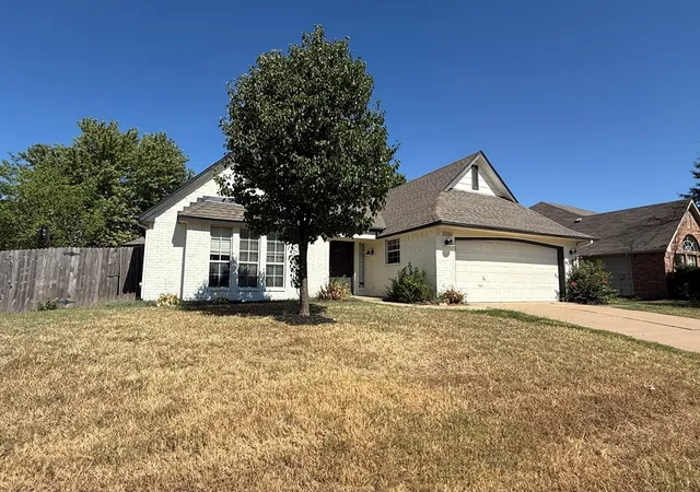 Photo 2 of Single family home for sale at 3036 W Norman St, Broken Arrow, OK 74012 | MLS# 2632636 | Listing updated on 2026-09-03