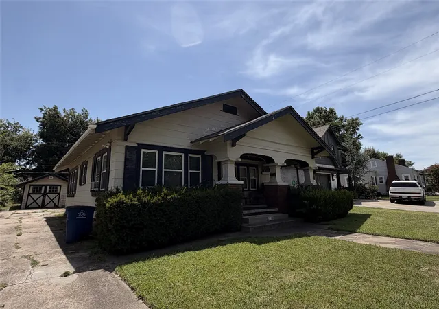 Photo 3 of Sale Pending at 3218 E 3rd Street, Tulsa, OK 74104 | MLS# 2632518 | Listing updated on 2026-09-05