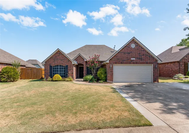 Photo 3 of Sale Pending at 11511 E 102nd Street, Owasso, OK 74055 | MLS# 2632318 | Listing updated on 2026-09-06
