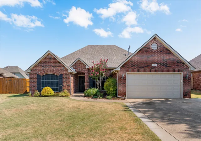 Photo 3 of Sale Pending at 11511 E 102nd Street, Owasso, OK 74055 | MLS# 2632318 | Listing updated on 2026-09-06