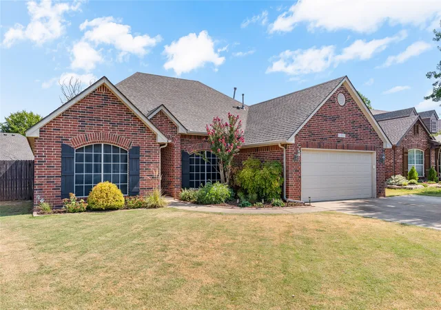 Photo 4 of Sale Pending at 11511 E 102nd Street, Owasso, OK 74055 | MLS# 2632318 | Listing updated on 2026-09-06