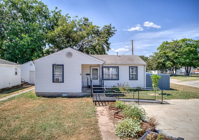 Photo 2 of Sale Pending at 301 S Osage, Dewey, OK 74029 | MLS# 2630790 | Listing updated on 2026-09-08