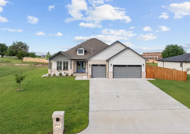 Photo 1 of Single family home for sale at 714 Prairie View Rd, Ardmore, OK 73401 | MLS# 2632575 | Listing updated on 2026-09-03