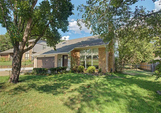 Photo 2 of Single family home for sale at 8413 S 8th Street, Broken Arrow, OK 74011 | MLS# 2632635 | Listing updated on 2026-09-03