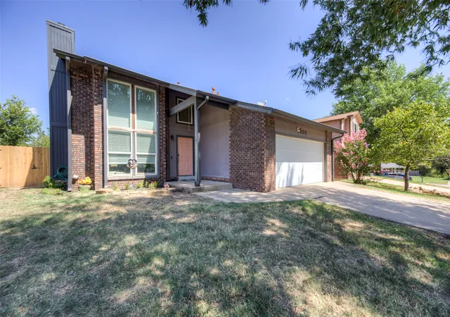 Photo 1 of Single family home for sale at 1803 E Denton Ave, Sapulpa, OK 74066 | MLS# 2632374 | Listing updated on 2026-09-11