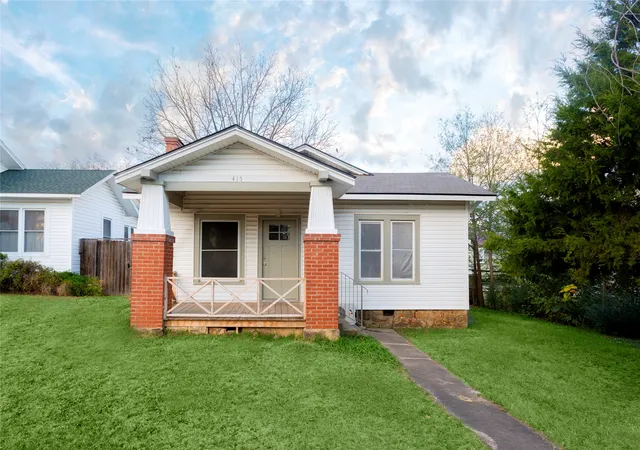 Photo 1 of Single family home for sale at 415 E Seneca, Mc Alester, OK 74501 | MLS# 2632666 | Listing updated on 2026-09-03