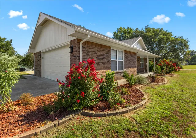 Photo 3 of Single family home for sale at 108285 Gar Pl, Checotah, OK 74426 | MLS# 2632401 | Listing updated on 2026-09-03
