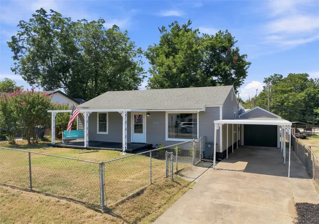 Photo 2 of Single family home for sale at 1214 N New Hvn Ave, Tulsa, OK 74115 | MLS# 2632517 | Listing updated on 2026-09-29