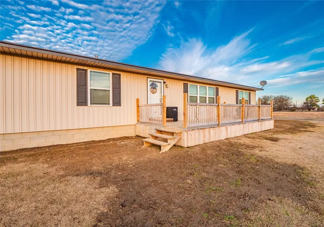 Photo 1 of Single family home for sale at 609 1st Street, Pittsburg, OK 74560 | MLS# 2632683 | Listing updated on 2026-09-10