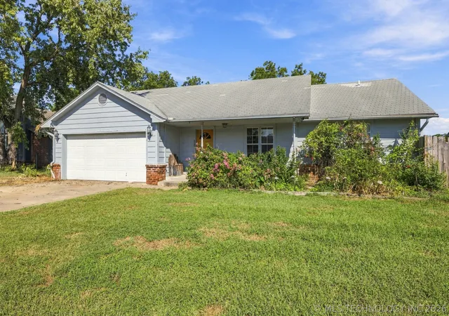 Photo 2 of Single family home for sale at 2929 S Main St, Sapulpa, OK 74066 | MLS# 2632695 | Listing updated on 2026-09-14
