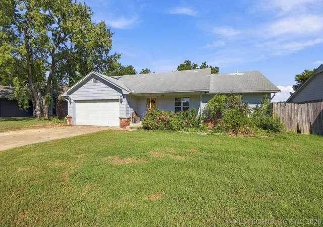 Photo 3 of Single family home for sale at 2929 S Main St, Sapulpa, OK 74066 | MLS# 2632695 | Listing updated on 2026-09-14