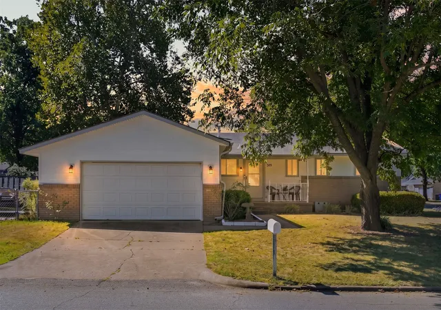 Photo 1 of Sale Pending at 309 W Vandalia St, Broken Arrow, OK 74012 | MLS# 2632487 | Listing updated on 2026-10-07