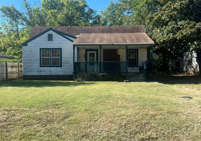 Photo 1 of Single family home for sale at 525 West 20th, Ada, OK 74820 | MLS# 2632699 | Listing updated on 2026-09-21