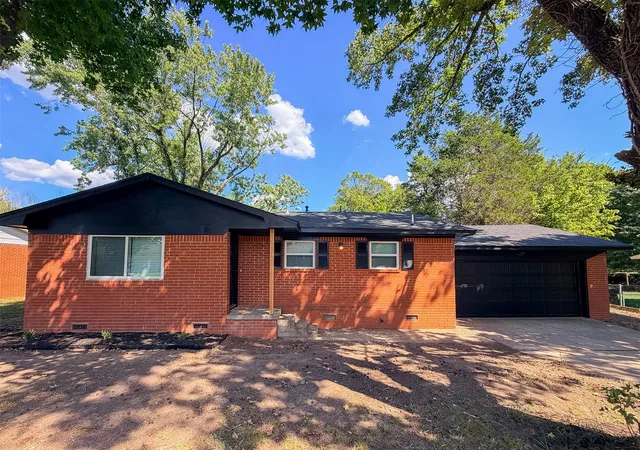 Photo 3 of Single family home for sale at 905 Lamer Ave, Tahlequah, OK 74464 | MLS# 2632548 | Listing updated on 2026-09-09