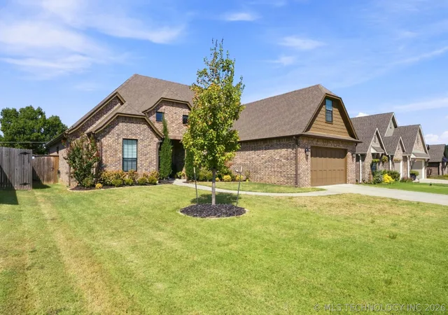 Photo 2 of Single family home for sale at 17 E 32nd Street, Sand Springs, OK 74063 | MLS# 2632638 | Listing updated on 2026-10-05