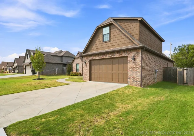 Photo 3 of Single family home for sale at 17 E 32nd Street, Sand Springs, OK 74063 | MLS# 2632638 | Listing updated on 2026-10-05