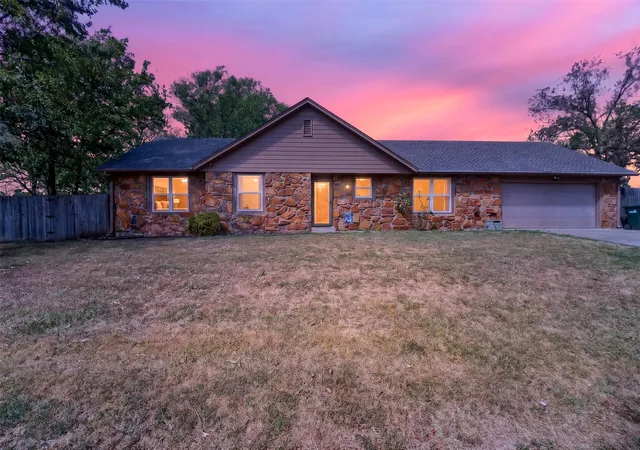 Photo 1 of Single family home for sale at 1631 Valley Pkwy, Claremore, OK 74017 | MLS# 2632709 | Listing updated on 2026-09-10