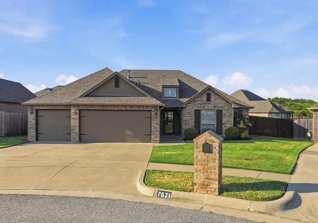 Photo 1 of Single family home for sale at 7621 E 83rd Street, Owasso, OK 74055 | MLS# 2631160 | Listing updated on 2026-10-06