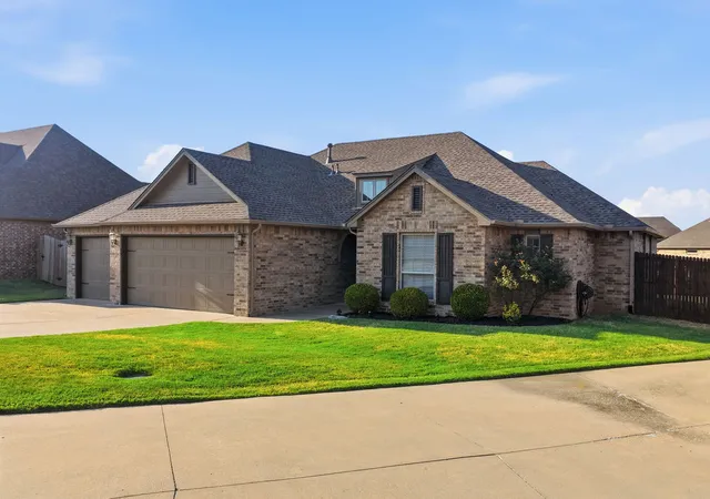 Photo 2 of Single family home for sale at 7621 E 83rd Street, Owasso, OK 74055 | MLS# 2631160 | Listing updated on 2026-10-06