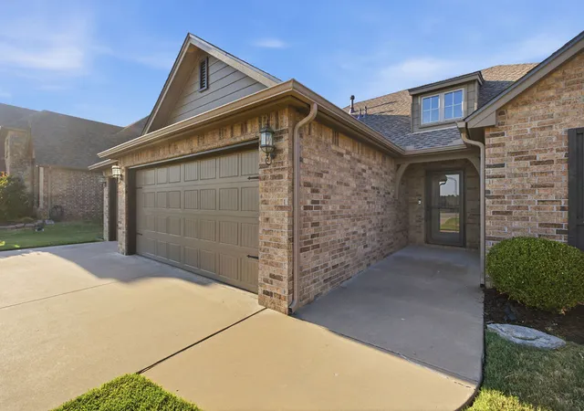 Photo 3 of Single family home for sale at 7621 E 83rd Street, Owasso, OK 74055 | MLS# 2631160 | Listing updated on 2026-10-06